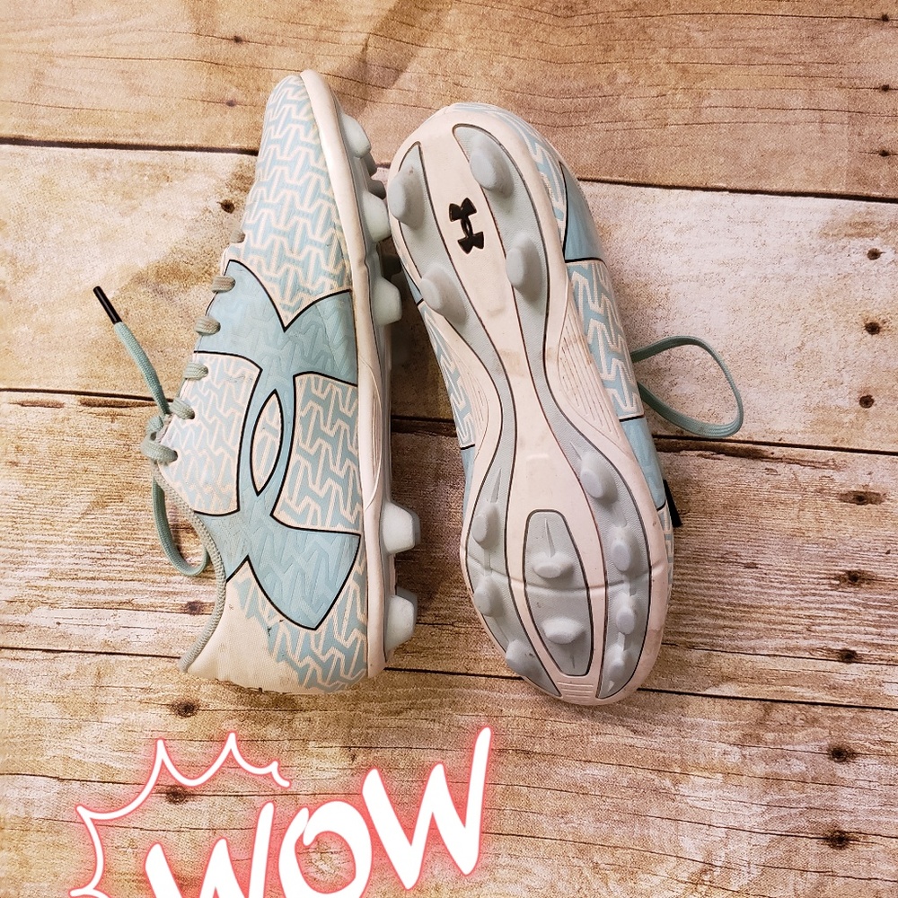 Girls soccer cleats